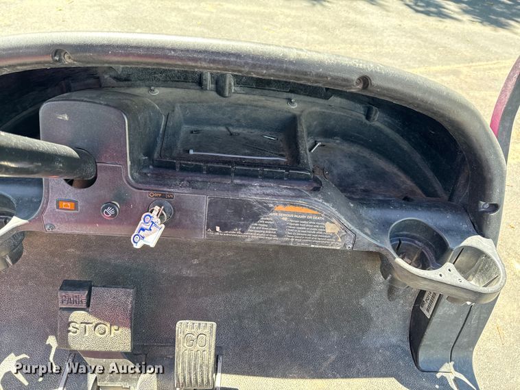 image for item DX0465 2011 Club Car Precedent golf cart