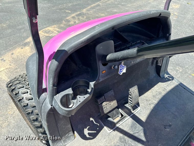 image for item DX0465 2011 Club Car Precedent golf cart