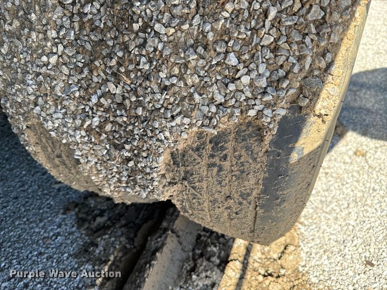 image for item DX0470 2013 Dressen Custom 830GS-36 equipment trailer