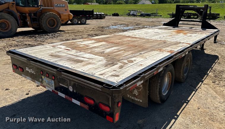 image for item DX0473 2010 Big Tex 22GN-22 equipment trailer