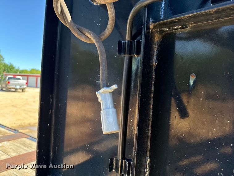 image for item DX0473 2010 Big Tex 22GN-22 equipment trailer