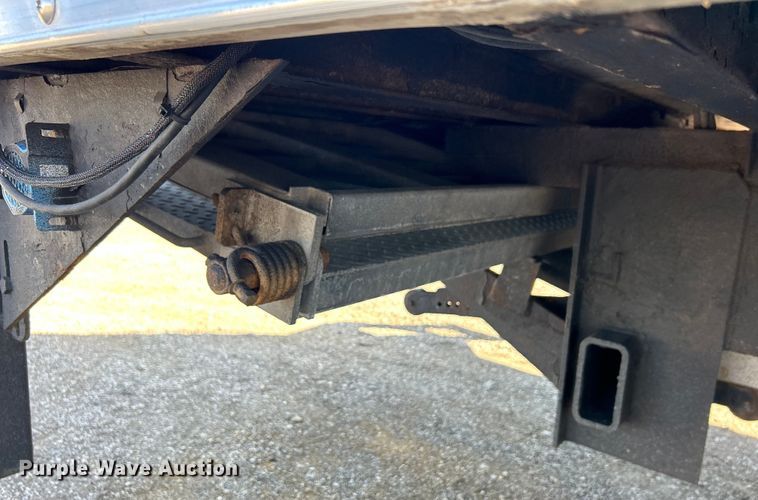 image for item EG1372 2016 Isuzu NPR box truck