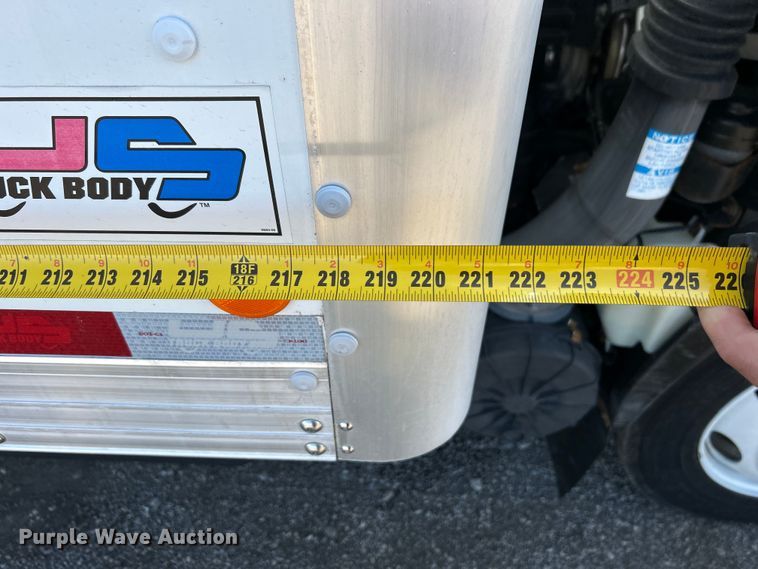 image for item EG1372 2016 Isuzu NPR box truck