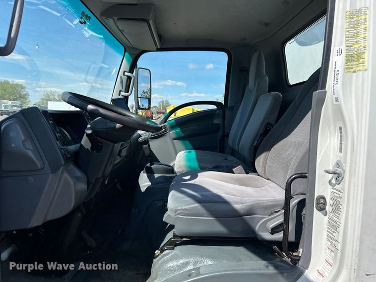 image for item EG1372 2016 Isuzu NPR box truck