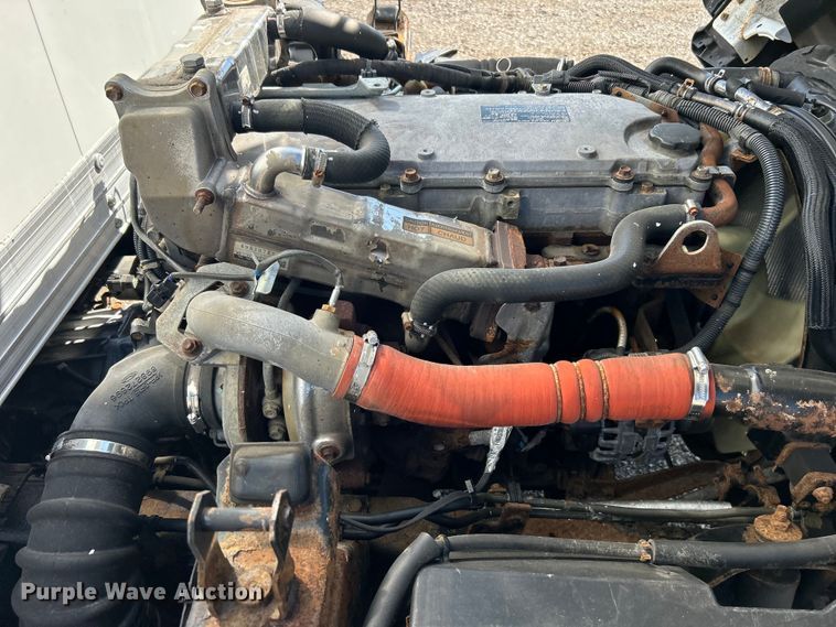 image for item EG1372 2016 Isuzu NPR box truck