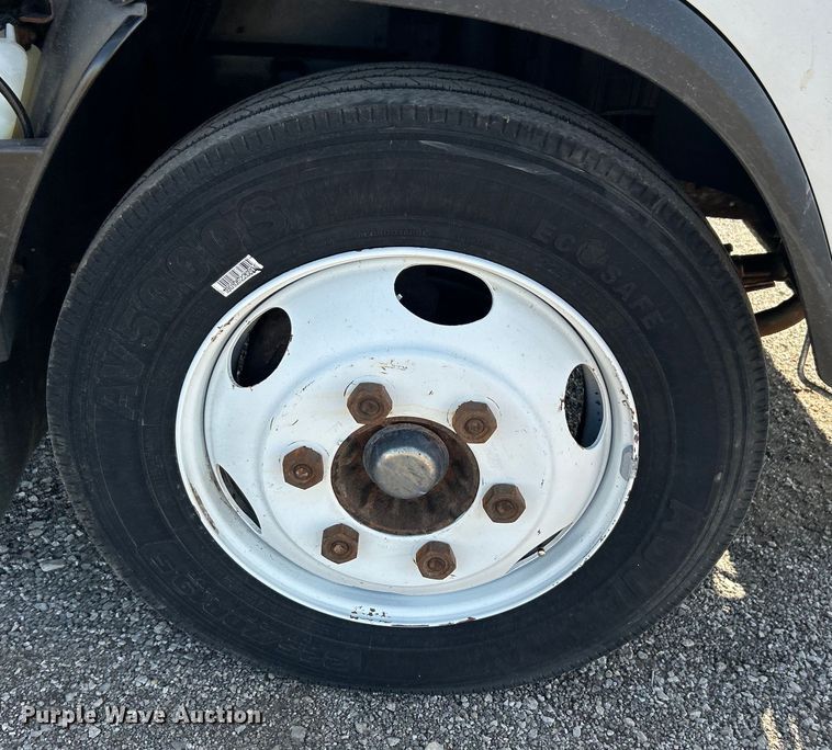 image for item EG1372 2016 Isuzu NPR box truck