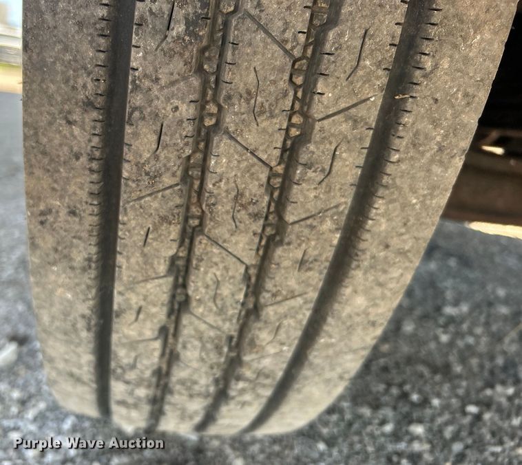 image for item EG1372 2016 Isuzu NPR box truck