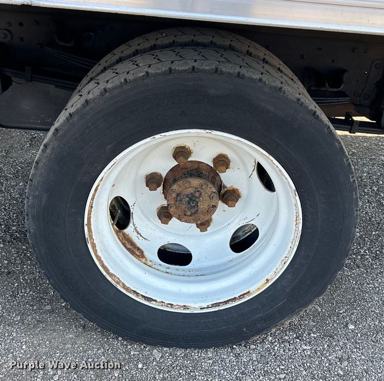 image for item EG1372 2016 Isuzu NPR box truck