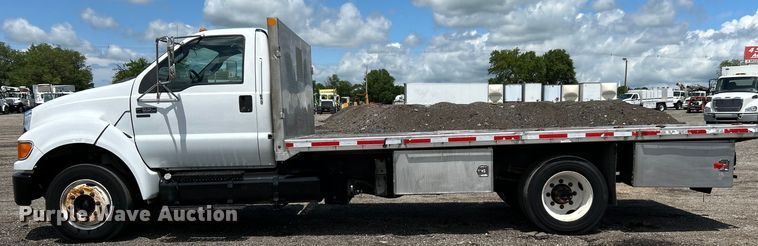 image for item EG1524 2011 Ford F650 Super Duty flatbed truck