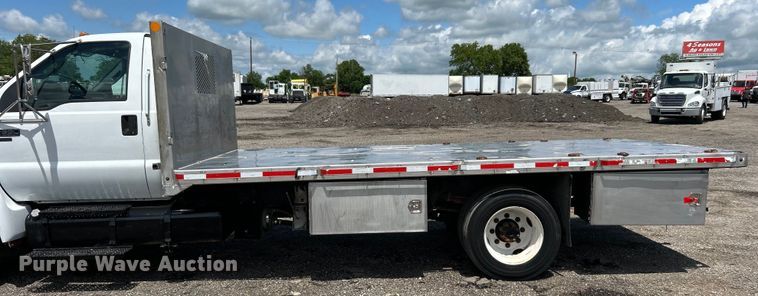 image for item EG1524 2011 Ford F650 Super Duty flatbed truck