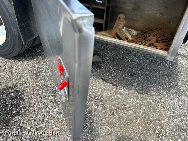 image for item EG1524 2011 Ford F650 Super Duty flatbed truck