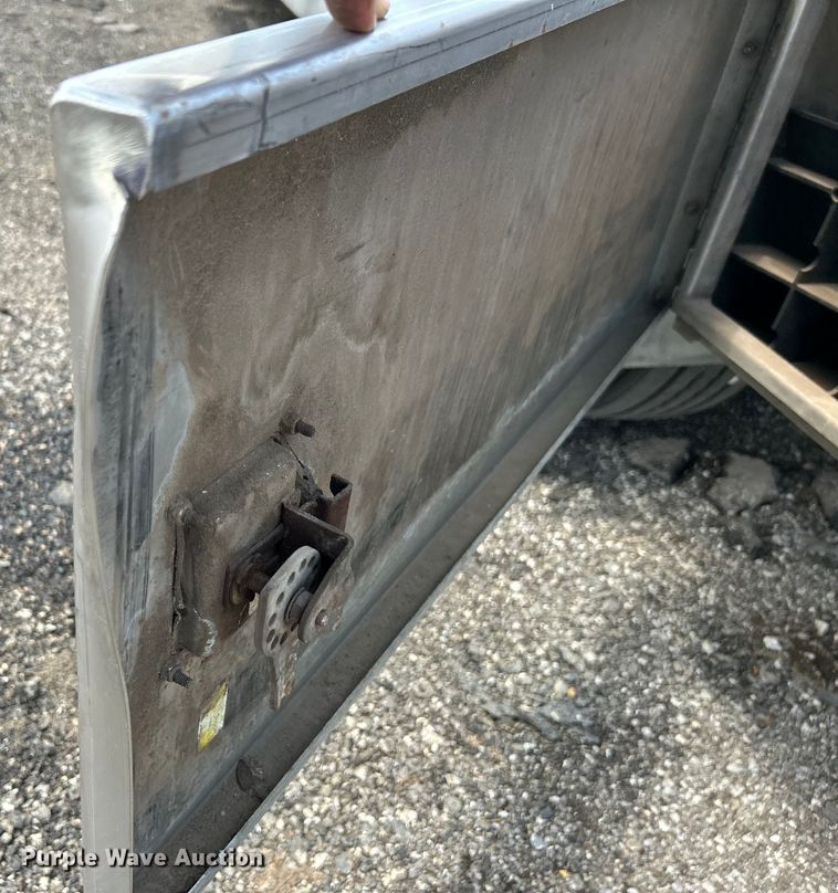 image for item EG1524 2011 Ford F650 Super Duty flatbed truck