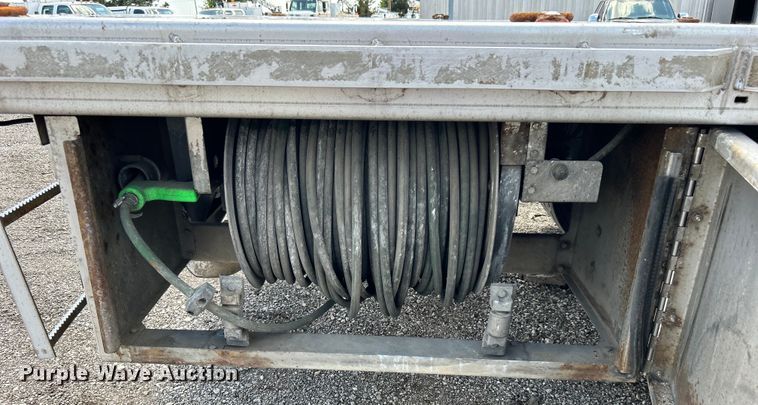 image for item EG1524 2011 Ford F650 Super Duty flatbed truck