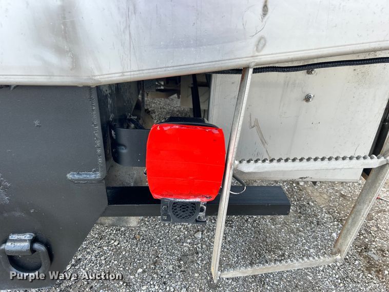 image for item EG1524 2011 Ford F650 Super Duty flatbed truck