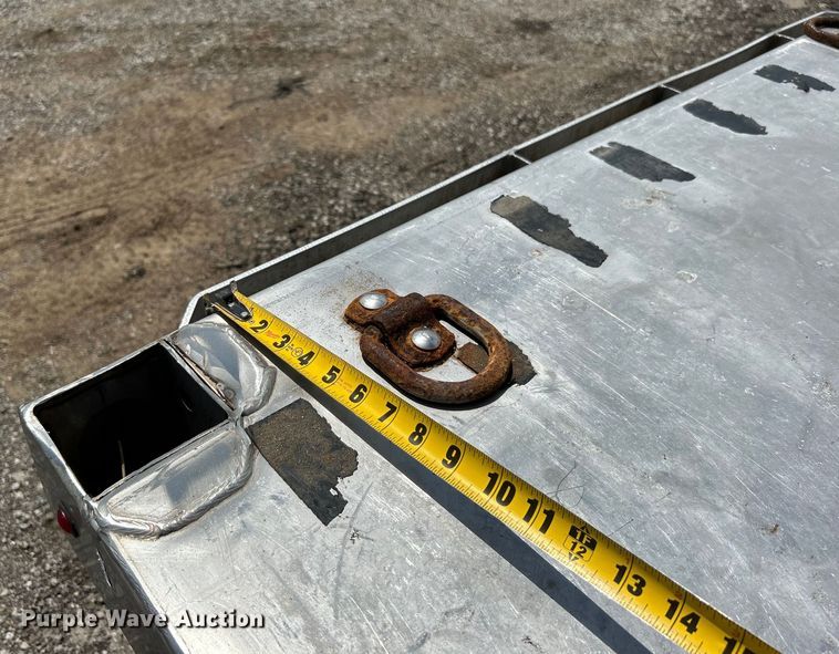 image for item EG1524 2011 Ford F650 Super Duty flatbed truck