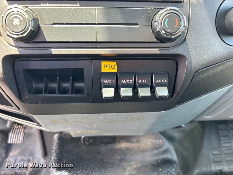 image for item EG1524 2011 Ford F650 Super Duty flatbed truck