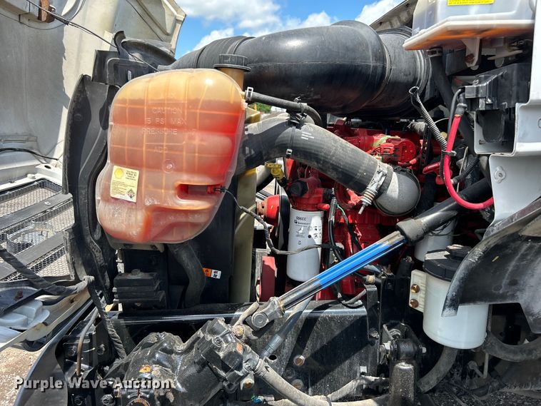 image for item EG1524 2011 Ford F650 Super Duty flatbed truck