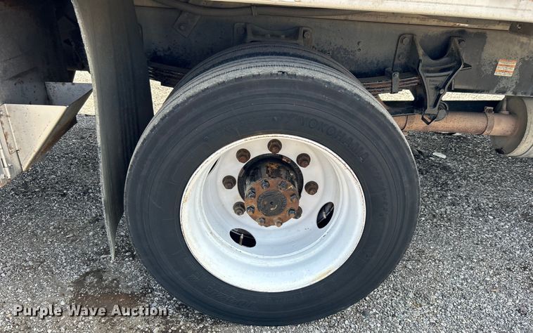 image for item EG1524 2011 Ford F650 Super Duty flatbed truck