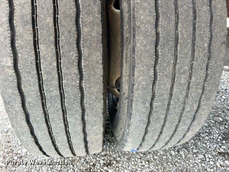 image for item EG1524 2011 Ford F650 Super Duty flatbed truck