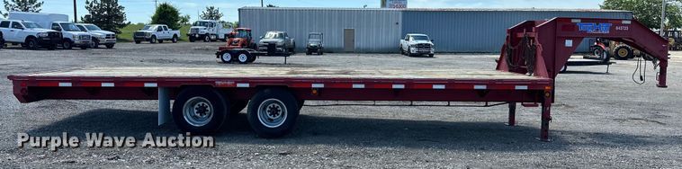 image for item EG1556 2013 Tophat OTWG26X8.5-22.5E-F equipment trailer