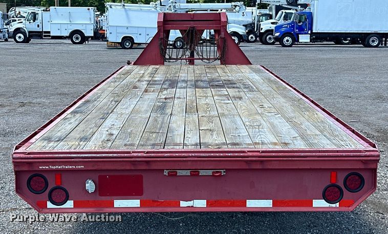 image for item EG1556 2013 Tophat OTWG26X8.5-22.5E-F equipment trailer