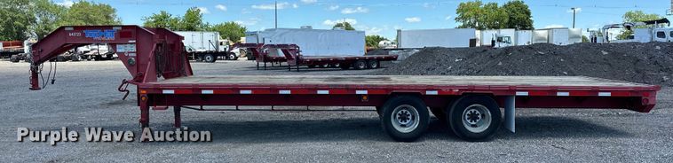 image for item EG1556 2013 Tophat OTWG26X8.5-22.5E-F equipment trailer