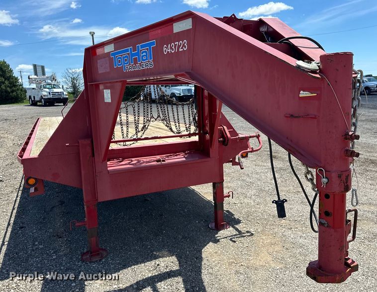 image for item EG1556 2013 Tophat OTWG26X8.5-22.5E-F equipment trailer