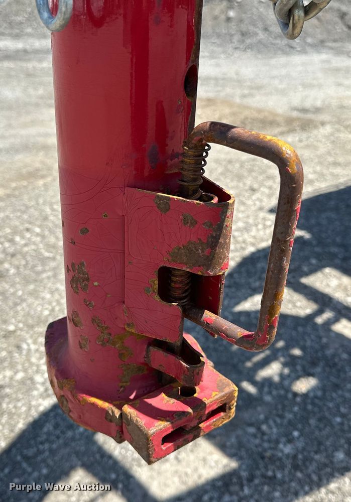 image for item EG1556 2013 Tophat OTWG26X8.5-22.5E-F equipment trailer