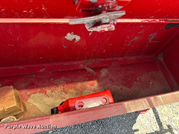 image for item EG1556 2013 Tophat OTWG26X8.5-22.5E-F equipment trailer