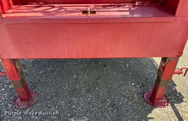 image for item EG1556 2013 Tophat OTWG26X8.5-22.5E-F equipment trailer