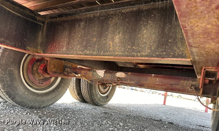 image for item EG1556 2013 Tophat OTWG26X8.5-22.5E-F equipment trailer