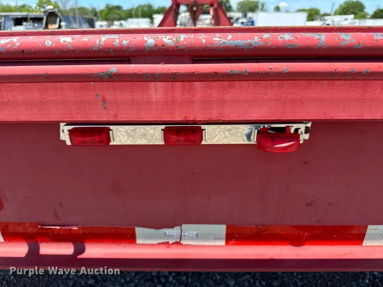 image for item EG1556 2013 Tophat OTWG26X8.5-22.5E-F equipment trailer