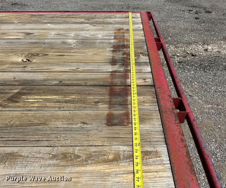 image for item EG1556 2013 Tophat OTWG26X8.5-22.5E-F equipment trailer