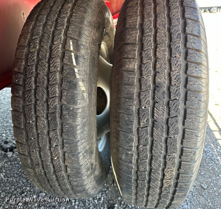 image for item EG1556 2013 Tophat OTWG26X8.5-22.5E-F equipment trailer