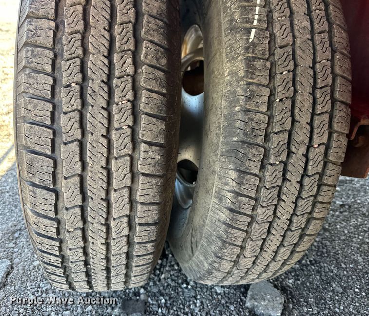 image for item EG1556 2013 Tophat OTWG26X8.5-22.5E-F equipment trailer