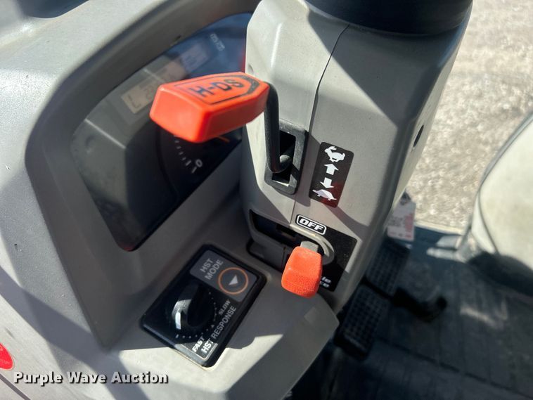 image for item EG1576 Kubota L3540 tractor