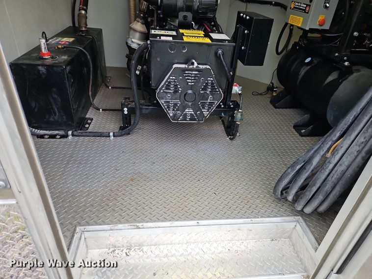 image for item EI3806 2020 Spartan  SP8X18TA spray foam enclosed trailer