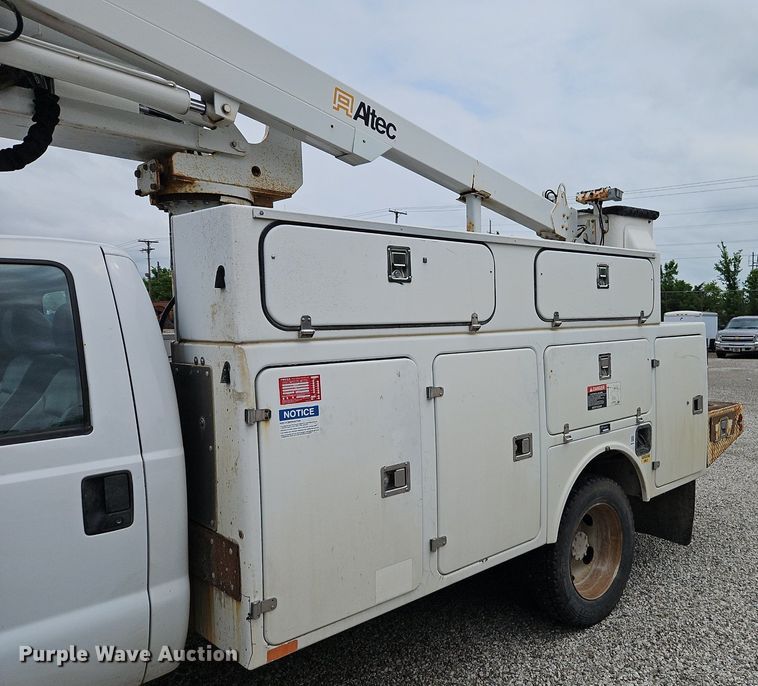 image for item EI3818 2011 Ford F450 Super Duty XL bucket truck