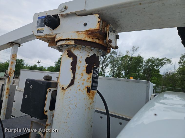 image for item EI3818 2011 Ford F450 Super Duty XL bucket truck