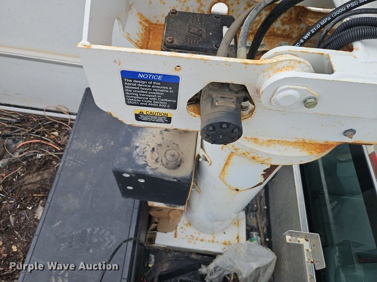 image for item EI3818 2011 Ford F450 Super Duty XL bucket truck