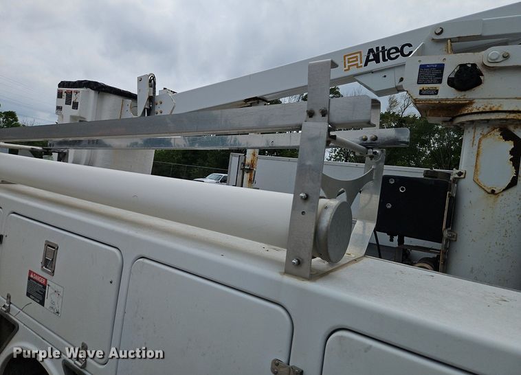 image for item EI3818 2011 Ford F450 Super Duty XL bucket truck