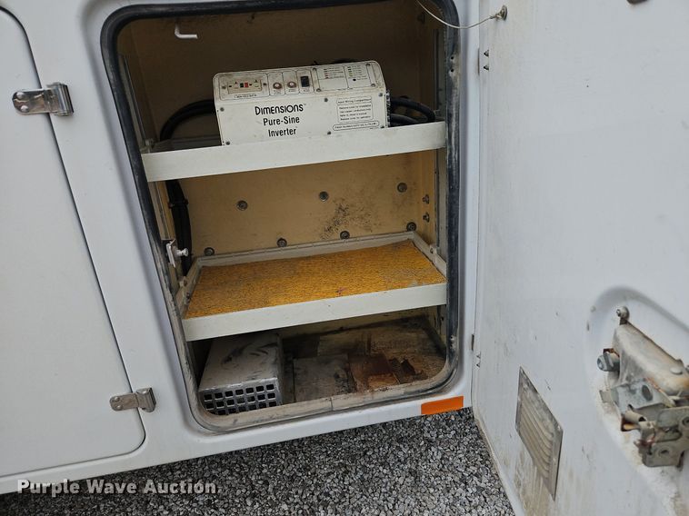 image for item EI3818 2011 Ford F450 Super Duty XL bucket truck