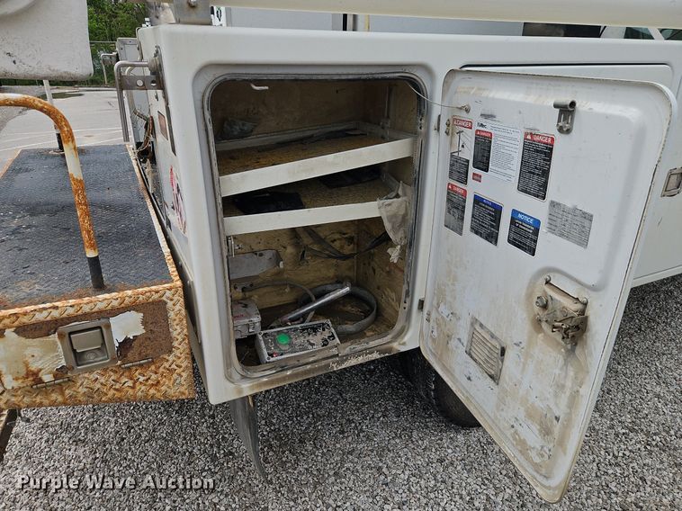 image for item EI3818 2011 Ford F450 Super Duty XL bucket truck