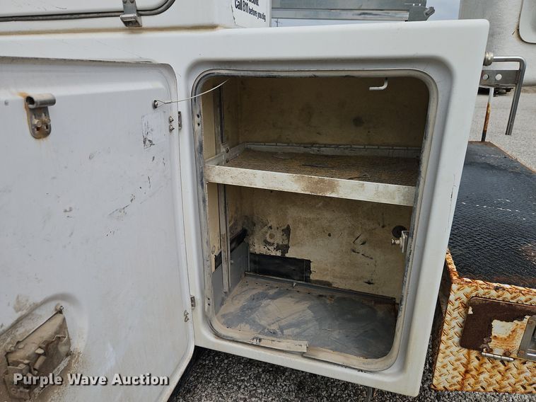 image for item EI3818 2011 Ford F450 Super Duty XL bucket truck