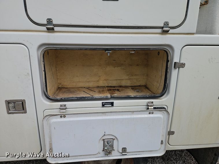 image for item EI3818 2011 Ford F450 Super Duty XL bucket truck