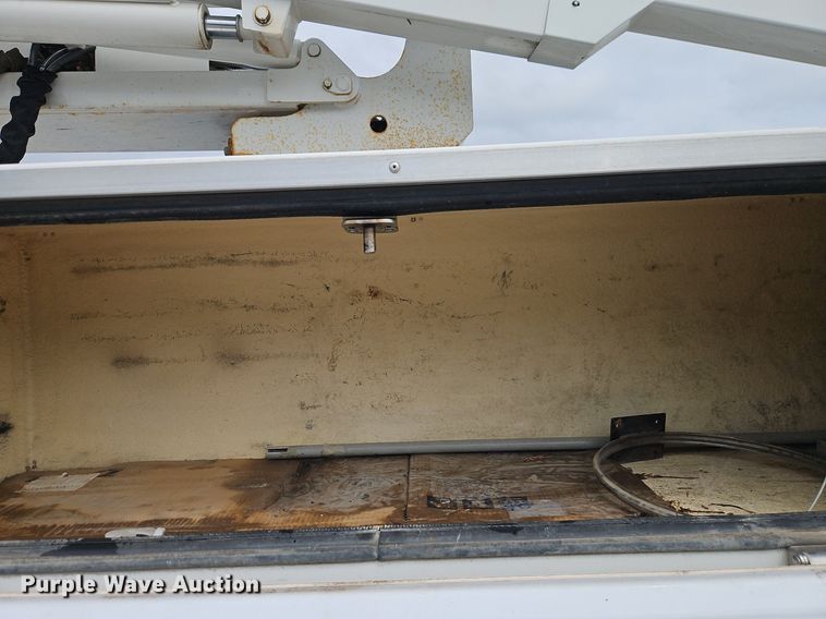 image for item EI3818 2011 Ford F450 Super Duty XL bucket truck