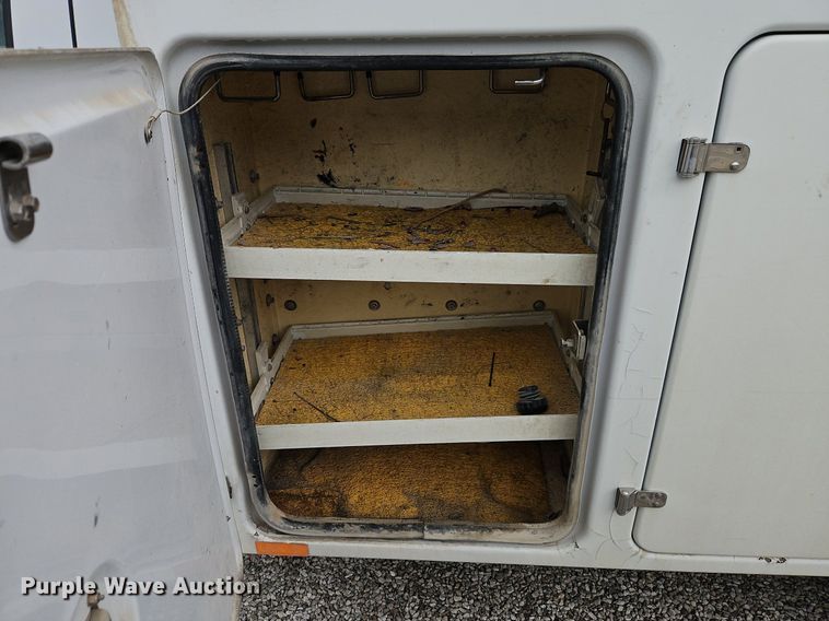 image for item EI3818 2011 Ford F450 Super Duty XL bucket truck