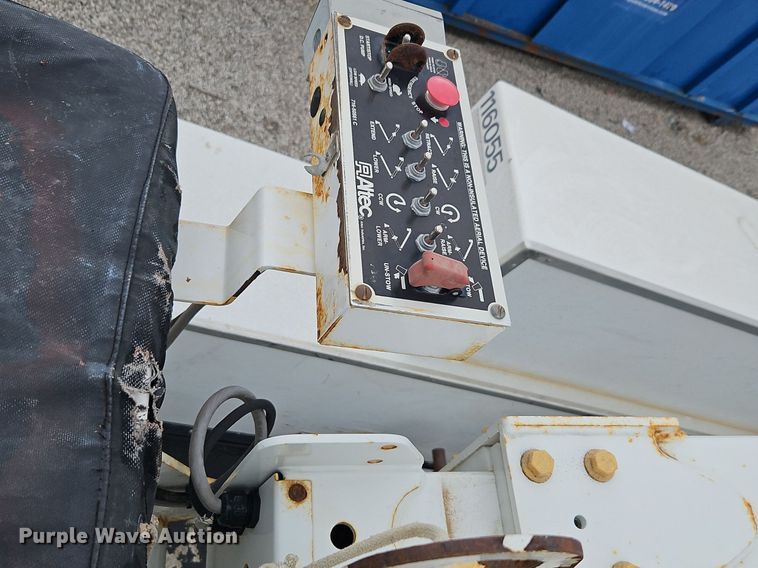 image for item EI3818 2011 Ford F450 Super Duty XL bucket truck