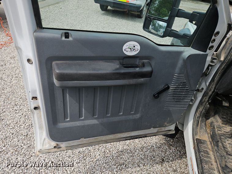 image for item EI3818 2011 Ford F450 Super Duty XL bucket truck