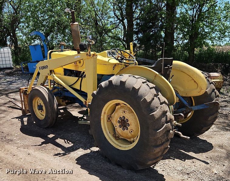 image for item EI3823 1970 Ford 3400 tractor